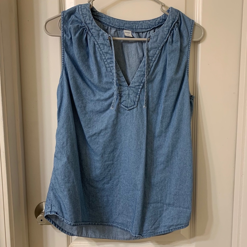 Chambray Sleeveless Shirt